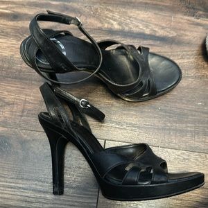 Ladies browns size 7 stilettos